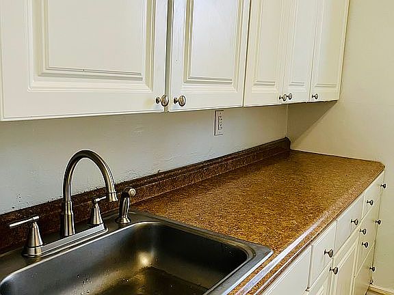 Ample cabinet space