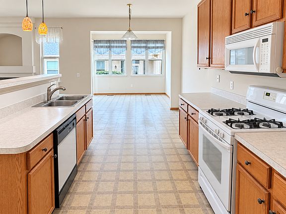 5th image of 1584 W Ludington Cir