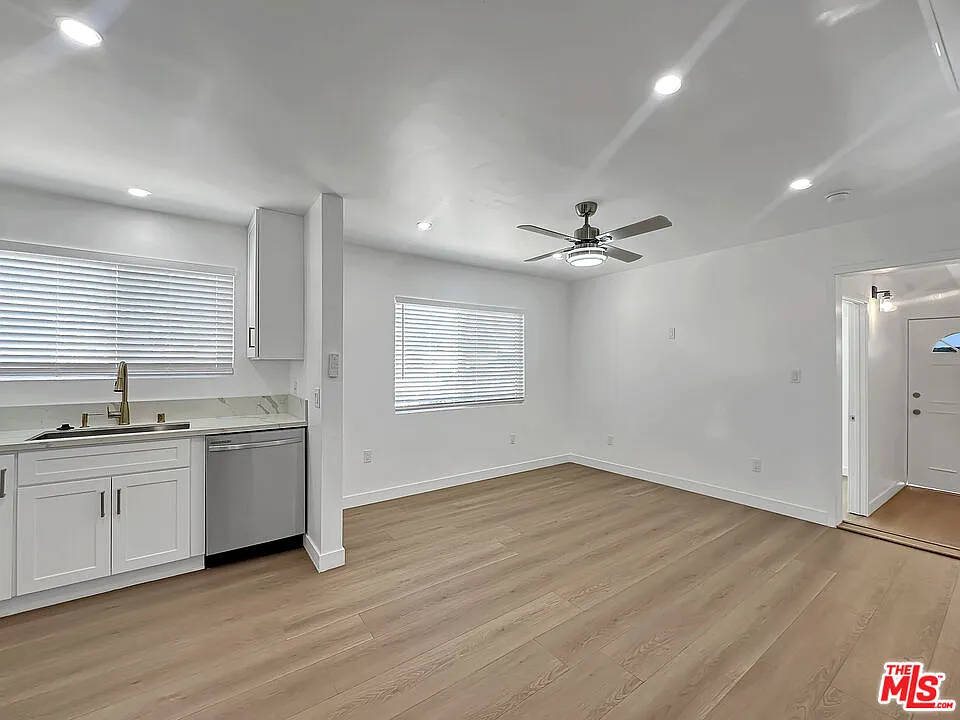 2 bed, 1.0 bath, 700 sqft, $2,450 — Photo 4