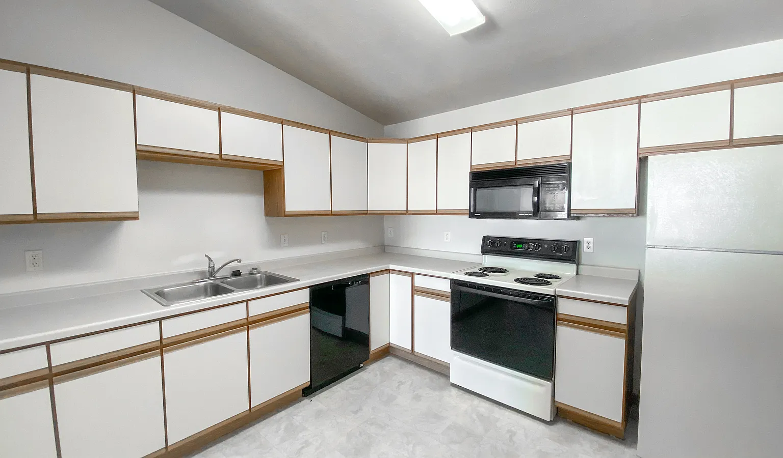 Amber Fields Apartments — Photo 3