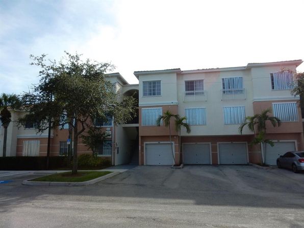 1106 Myrtlewood Cir E