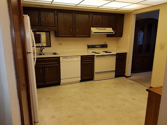 3rd image of 901 Center St Unit 504