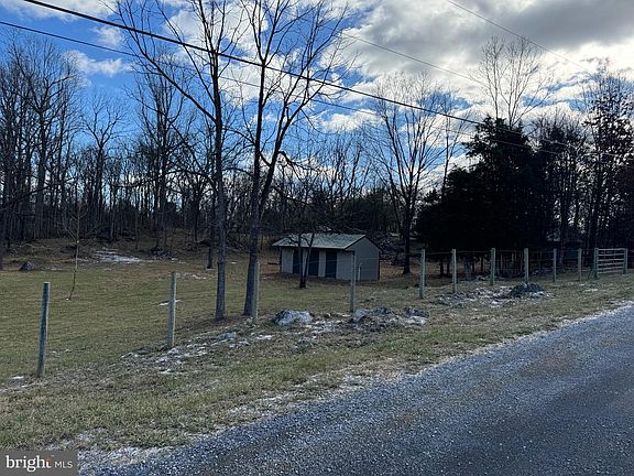 5th image of 318 Comstock Dr