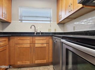 8711R Ricardo Ln, Jacksonville, FL 32216