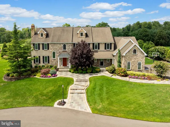 171 Country Club Dr, Lumberton, NJ 08048