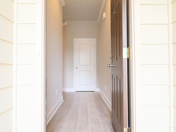 3rd image of 256 Beau St