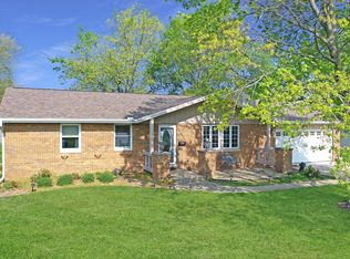 414 Ridgecrest Dr, Washington, IL 61571