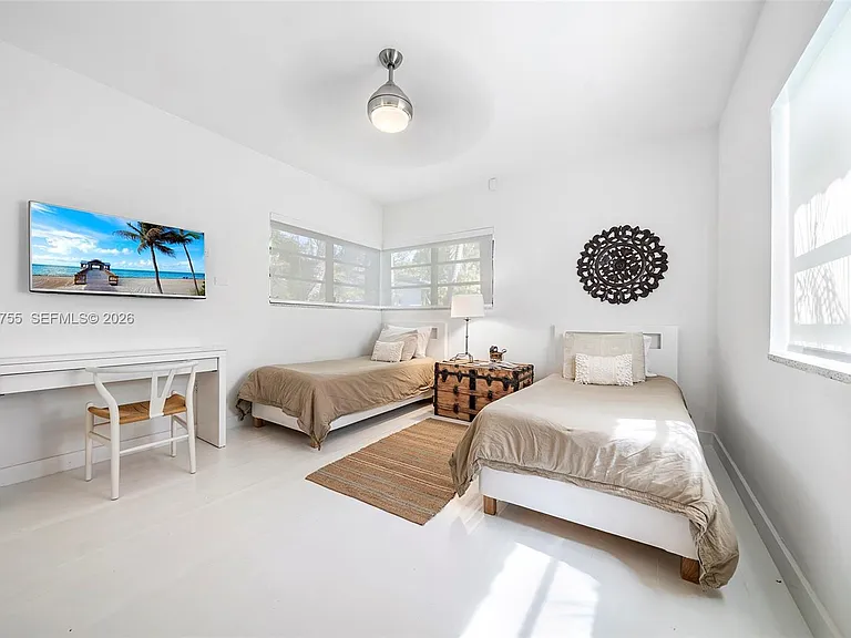 365 N Shore Dr — Photo 34
