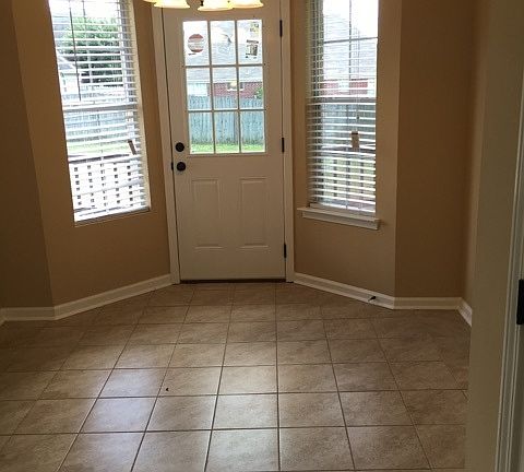 3rd image of 5537 Lake Front Dr