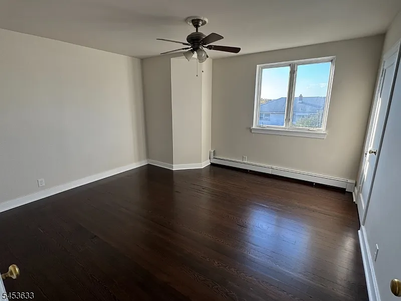 3 bed, 1.0 bath, $2,500 — Photo 4