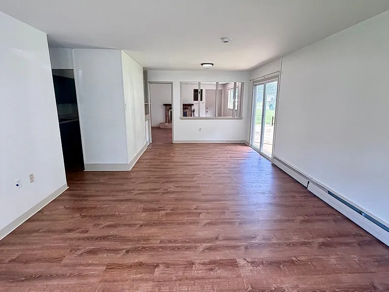 6225 Hollow Dr — Photo 21