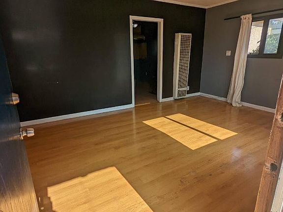 3rd image of 710 S Ash Ave