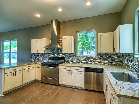 4th image of 112 Glenwood Ct