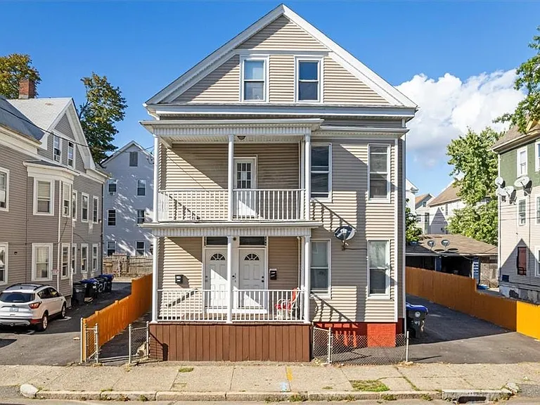 249 Orms St #I — Photo 24
