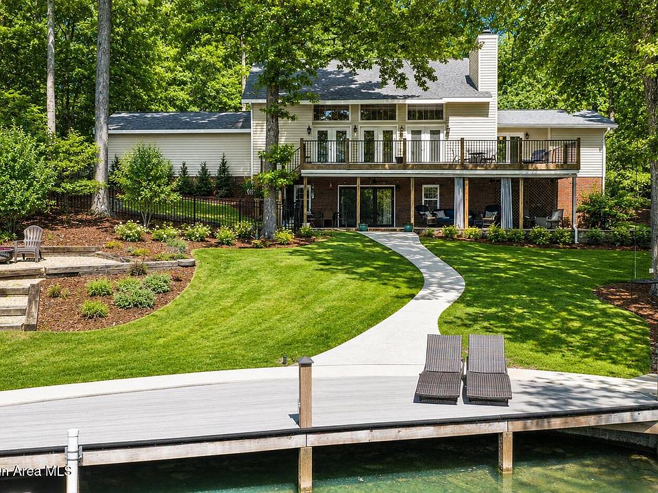 1st image of 80 Stillwaters Grv