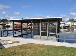 1330 Southshore Dr, Tavares, FL 32778