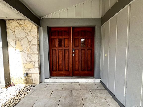 3rd image of 1127 KLONDIKE ST