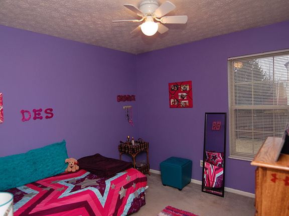 4th image of 1415 Village Dr