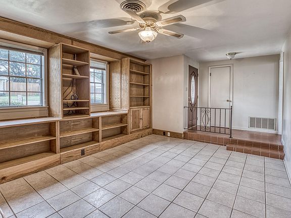 5th image of 407 W Glenn St