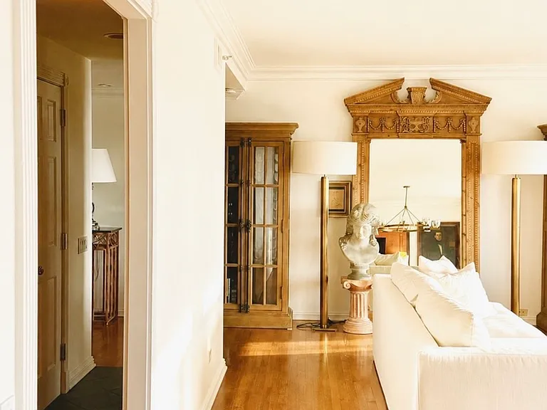 100 E Huron St #3504 — Photo 6