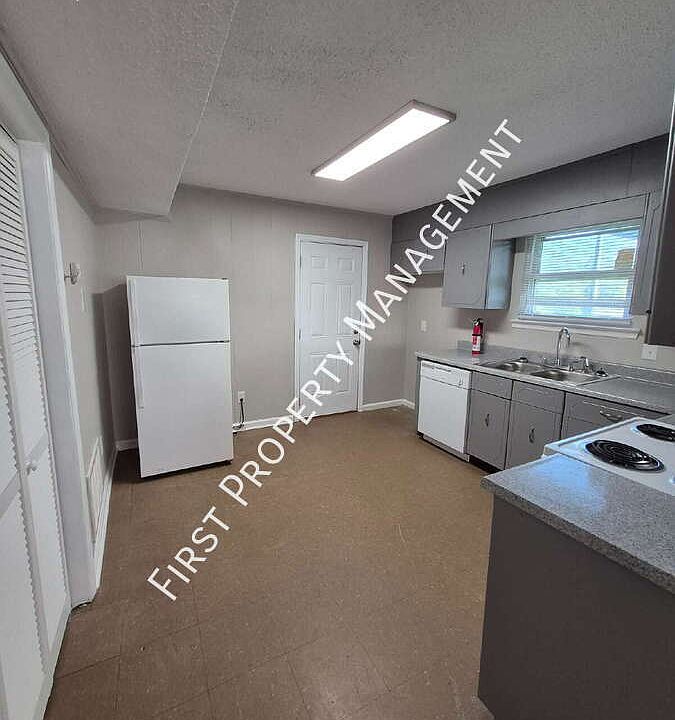 1st image of 108 S Cedar Ln