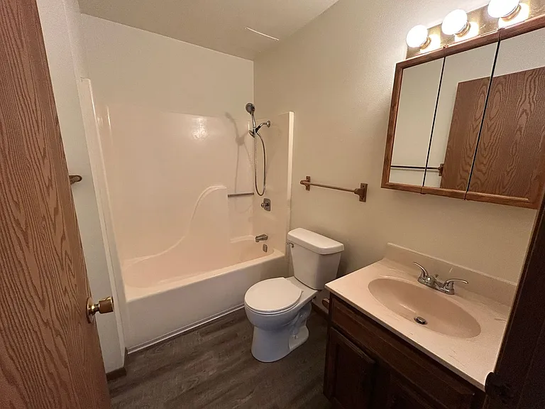 Prairie Village Apartments — Photo 6