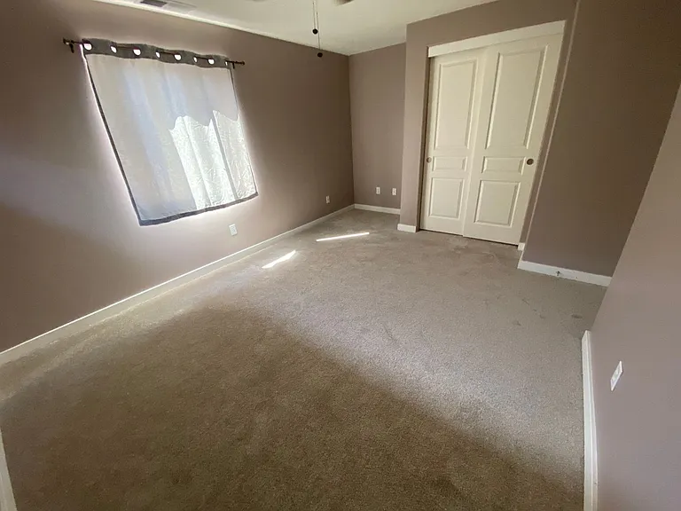2413 Mountain Ter — Photo 12
