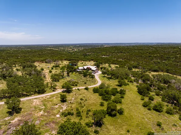 190 Jones, Kerrville, TX 78028
