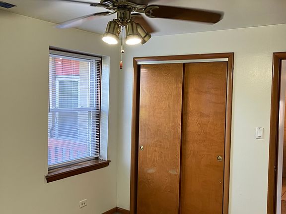5th image of 2347 S Oakley Ave Unit 2