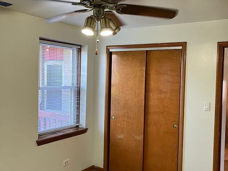 2347 S Oakley Ave #2 — Photo 5
