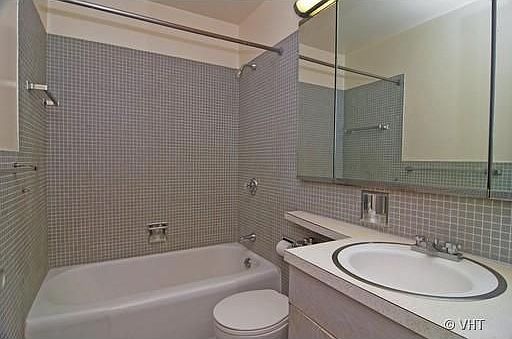 5th image of 3600 N Lake Shore Dr APT 2009