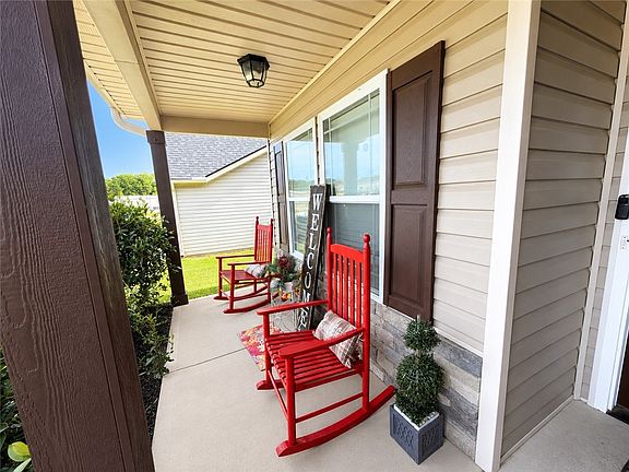 4th image of 107 Longshore Dr