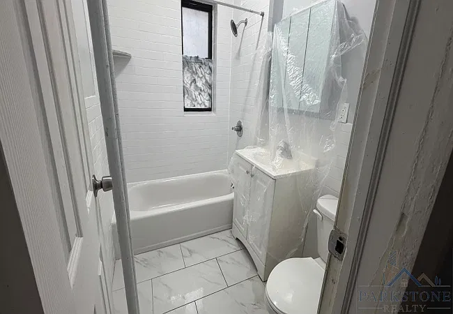 2 bed, 850 sqft, $2,200 — Photo 3