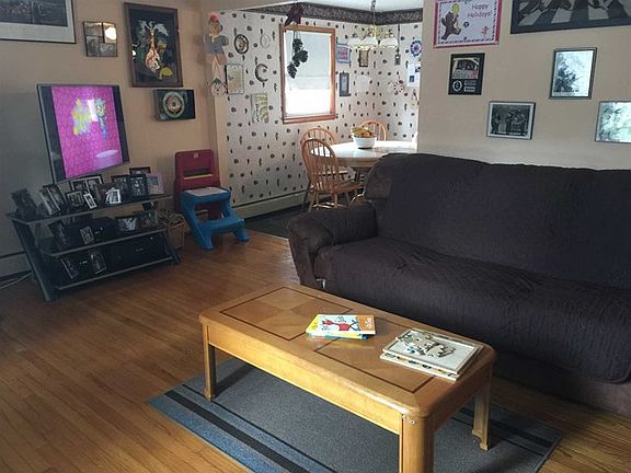 5th image of 653 Sprout Brook Rd