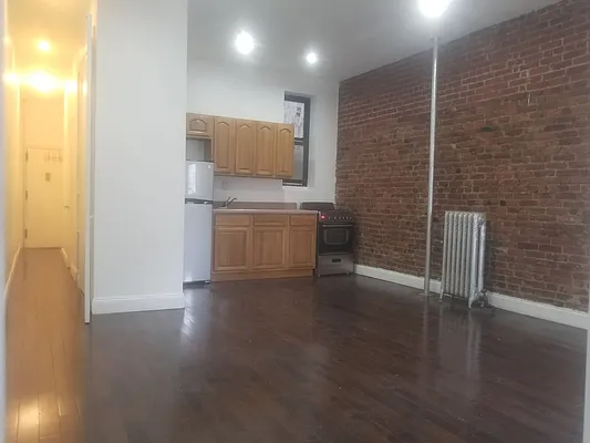 Rented by Lang Realty LLC | media 28