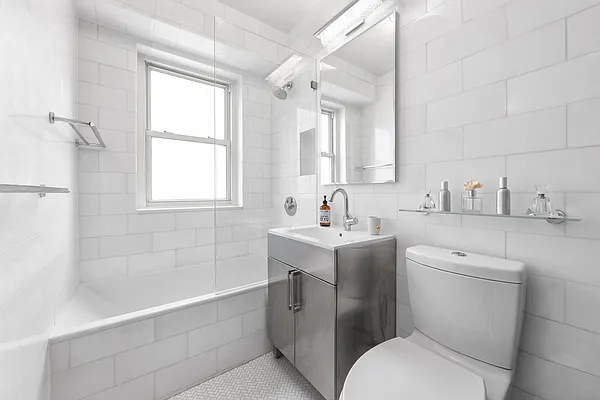 Sold by Compass | media 7