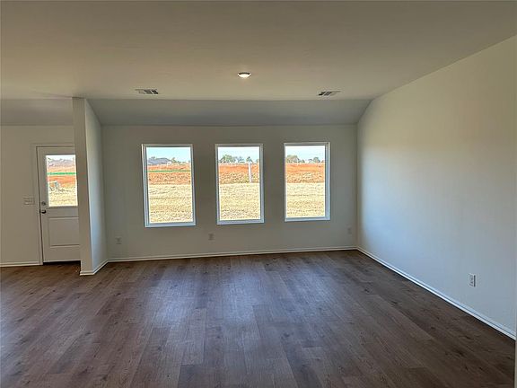 5th image of 1177 Sunflower Ln