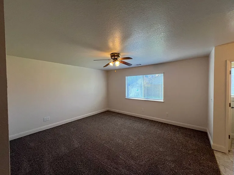 1513 Prospect Ln — Photo 25