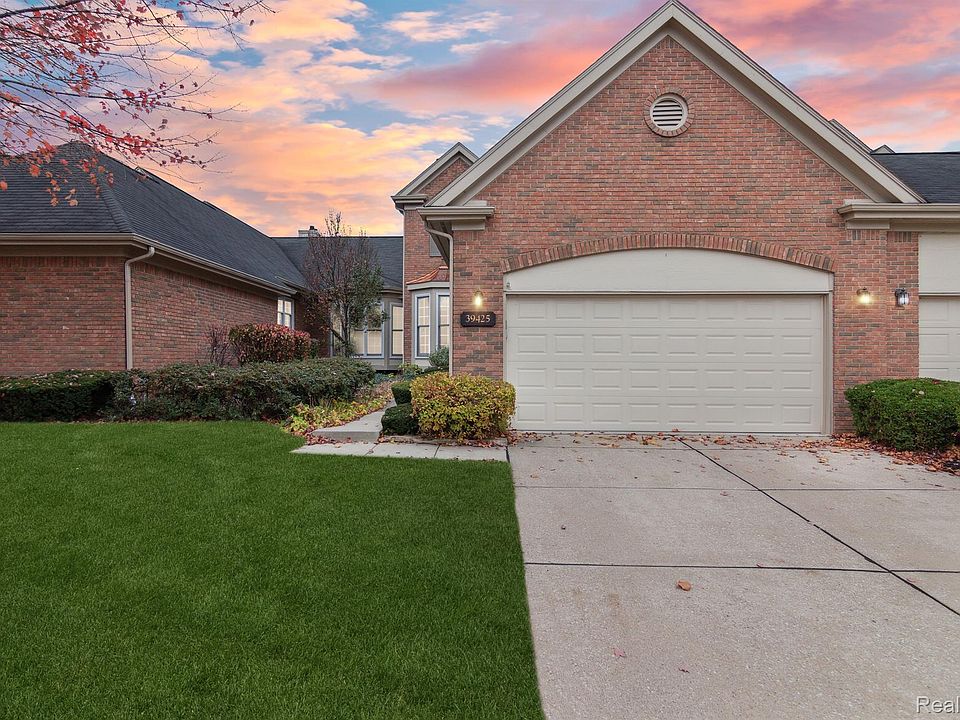 1st image of 39425 Village Run Dr