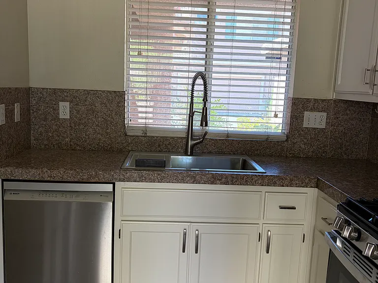 3638 Jasmine Cir — Photo 2