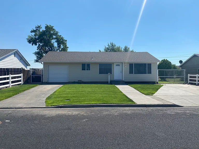 529 N Earl Rd — Photo 1