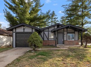 2370 Indiancup Dr, Florissant, MO 63033