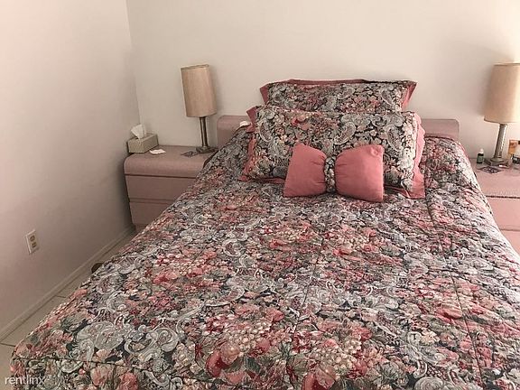 5th image of 4702R Alexis Dr