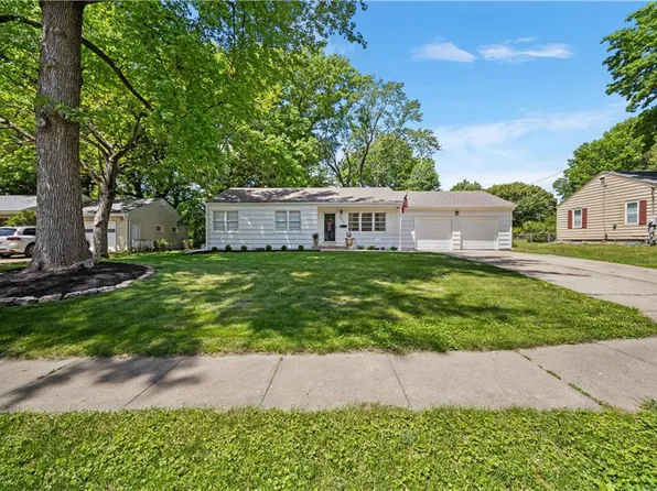 6526 Marty St, Overland Park, KS 66202