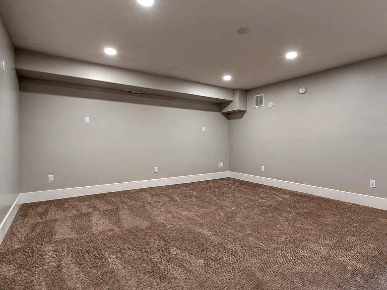 11091 N Shoreline Dr — Photo 15