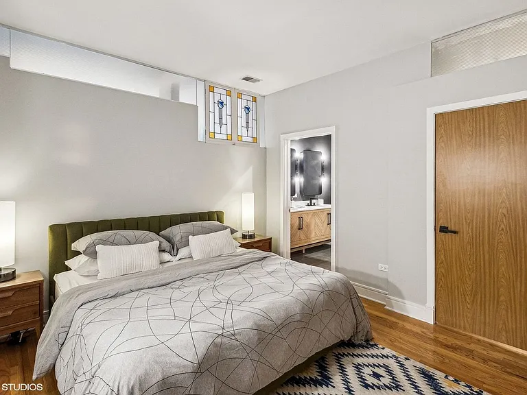 212 W Washington St #1703 — Photo 18