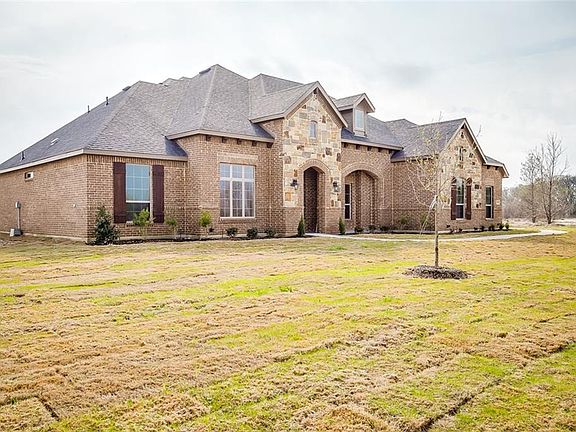 3rd image of 101 Waters Edge Ct