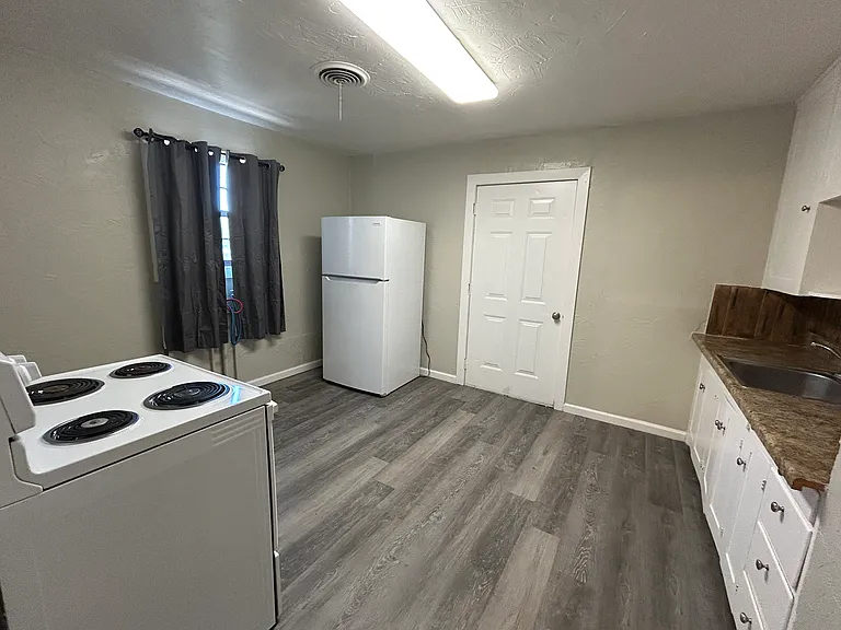 508 Lefors St — Photo 3