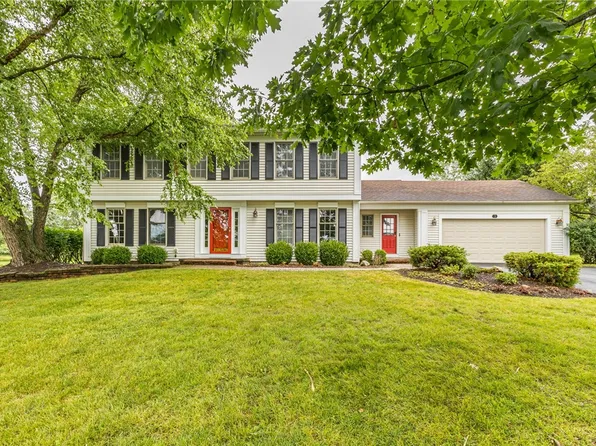 9 Wild Berry Ln, Pittsford, NY 14534