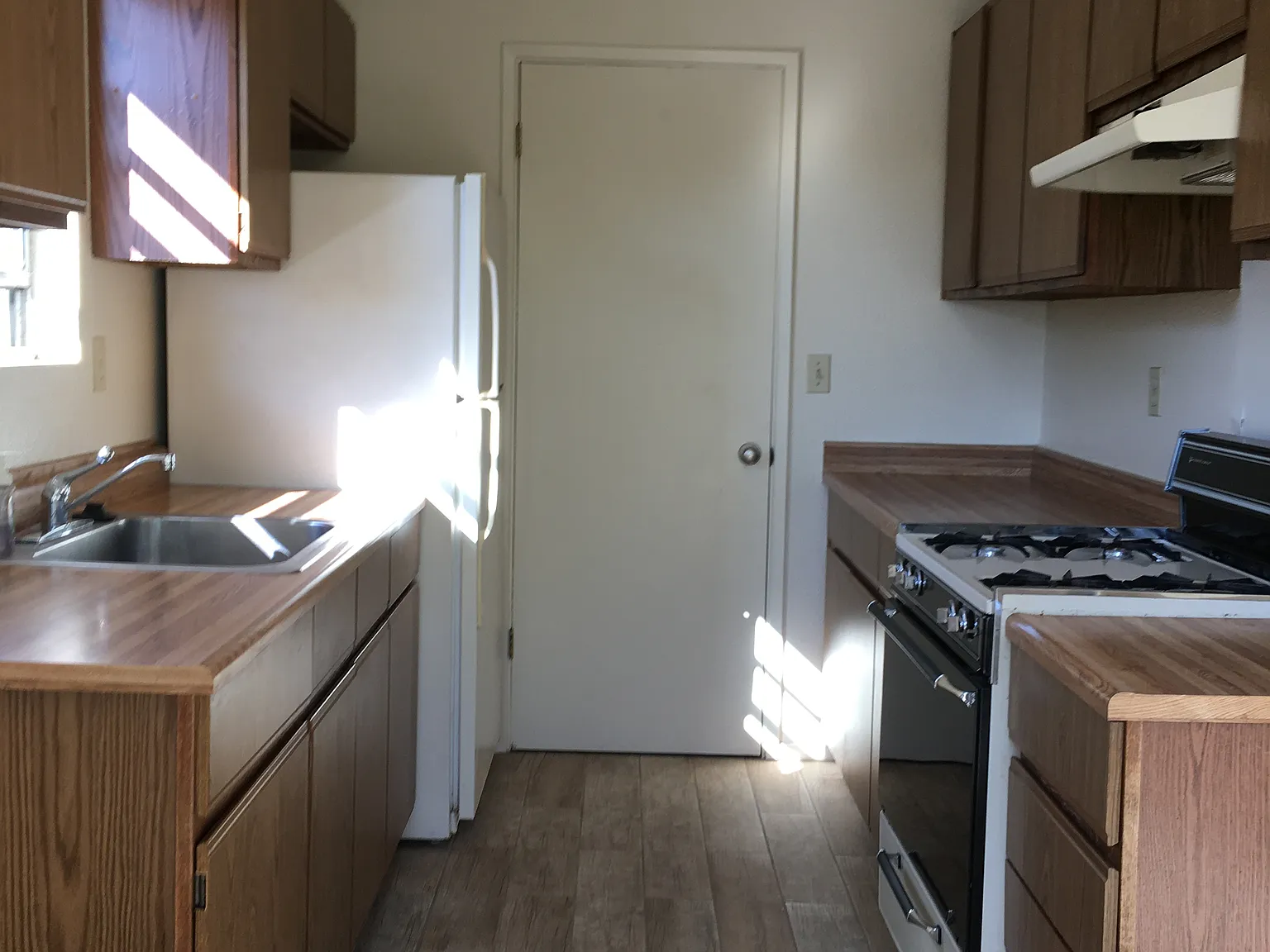 Studio, 440 sqft, $1,675 — Photo 3